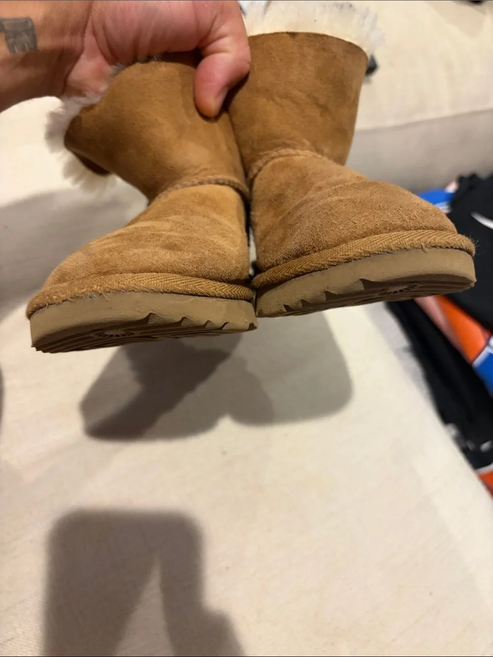 ugg satin ribbon back camel girls sz us 13